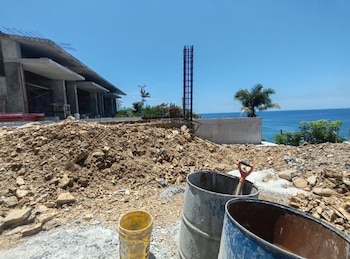 Autoridades constataron la disposición inadecuada de escombros y la ausencia de permisos ambientales, lo que derivó en multas por un total de $7.280. (MiAmbiente)