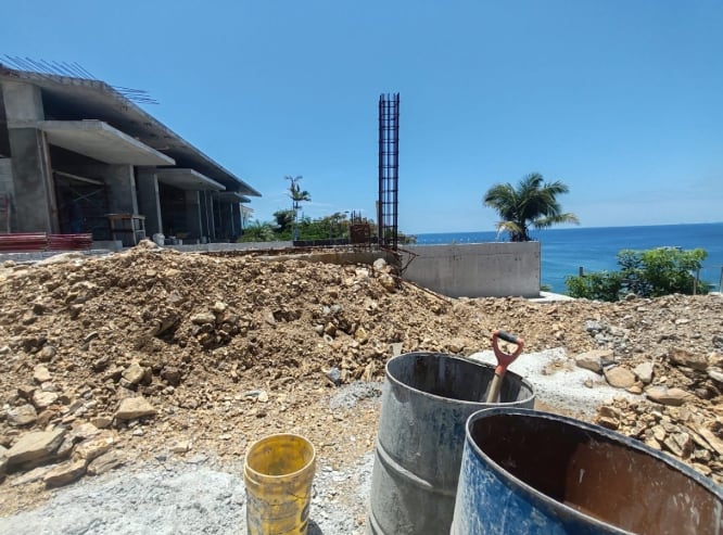 Autoridades constataron la disposición inadecuada de escombros y la ausencia de permisos ambientales, lo que derivó en multas por un total de $7.280. (MiAmbiente)
