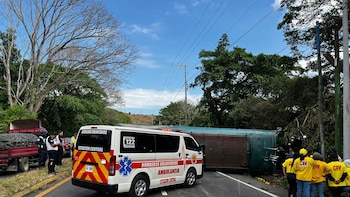 Un accidente en la ruta a El Salvador deja múltiples lesionados y afecta el tránsito en Villa Canales, Guatemala