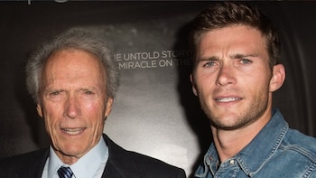 Scott Eastwood habló de su padre Clint, sus peleas en Hawái y su nuevo rol como soldado solitario en la Segunda Guerra Mundial