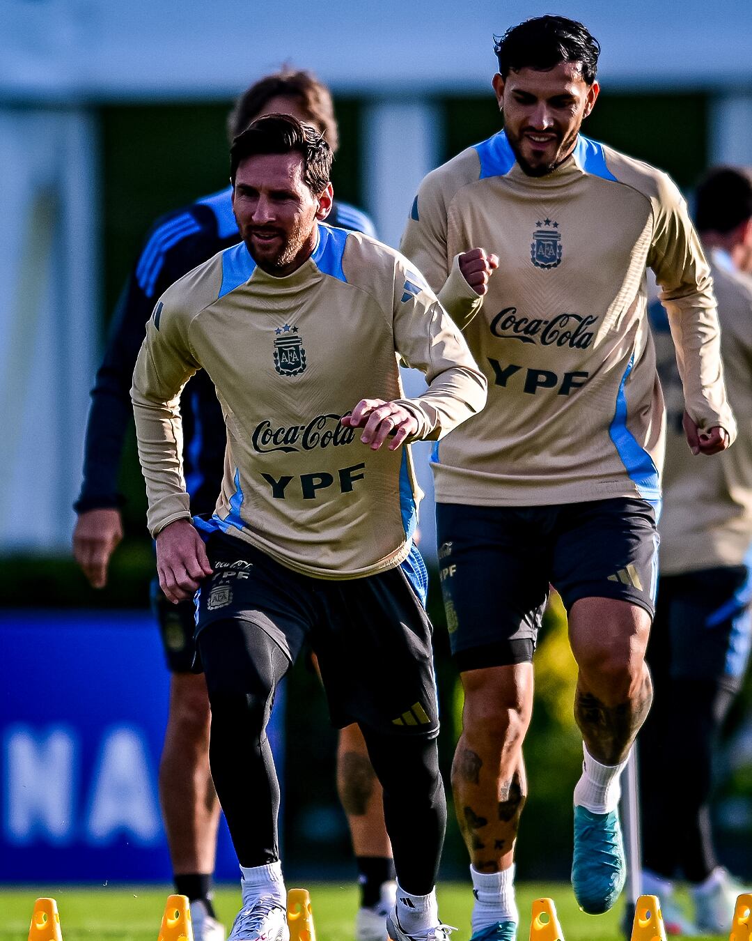 Lionel Messi volvió a entrenar con la selección argentina de cara al duelo con Chile.