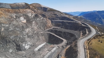 David Álvarez, superviviente del accidente minero de Cerredo (Asturias): “Me levanto y me acuesto recordando las caras de los amigos que perdí”