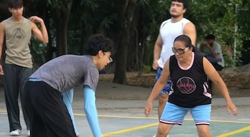 La presencia de Miriam Diaz, demuestra cómo el deporte puede unir generaciones y promover la actividad física a cualquier edad (Foto cortesía Telemundo).