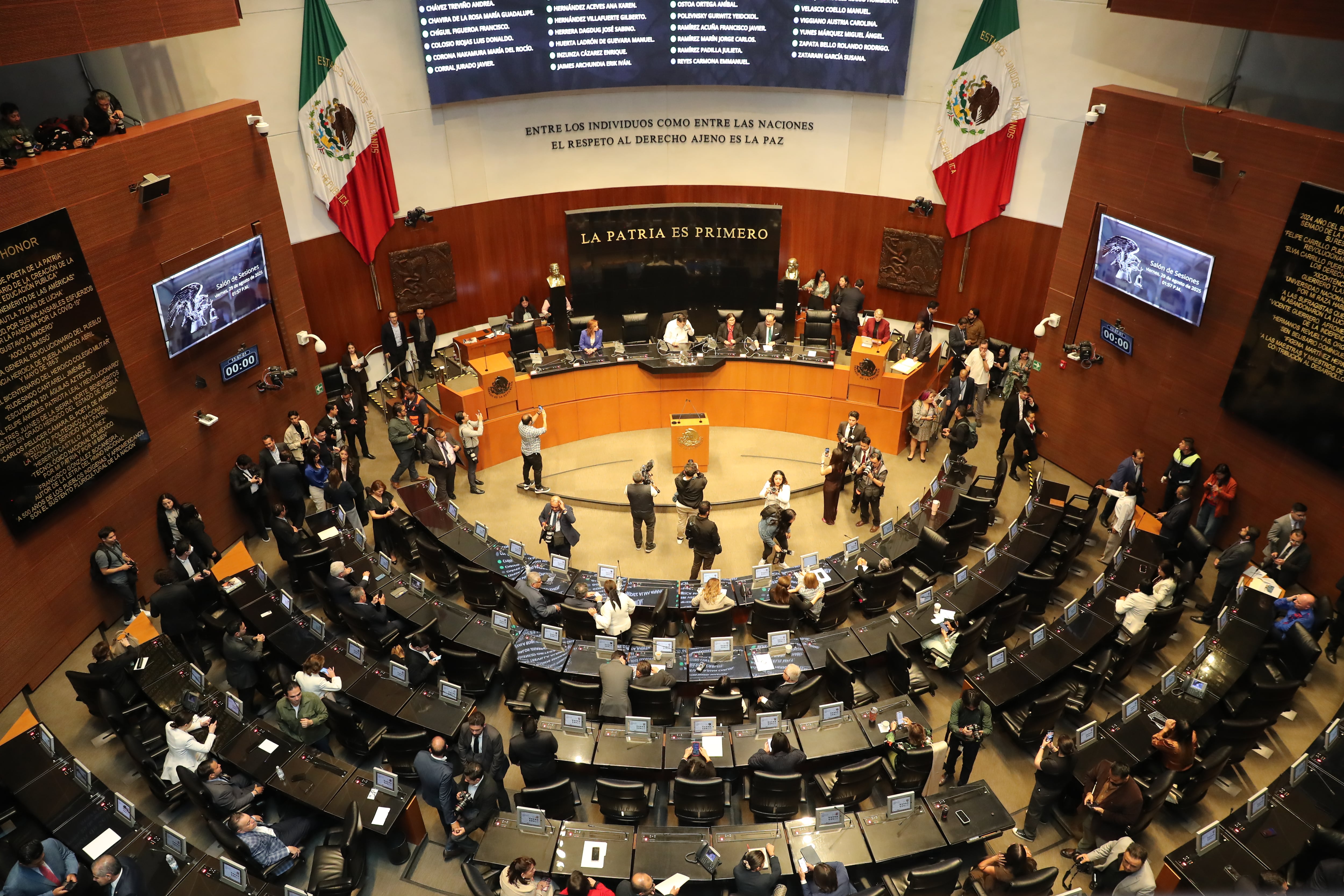 Diputados y senadores donarán un día de salario en apoyo a Venezuela por afectaciones tras terremotos. (EFE/ Mario Guzmán)