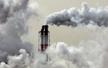 “El cambio climático es una emergencia sanitaria”, sostuvo Estol, y detalló el impacto invisible de la contaminación en la salud cardiovascular. - EFE/Franck Robichon