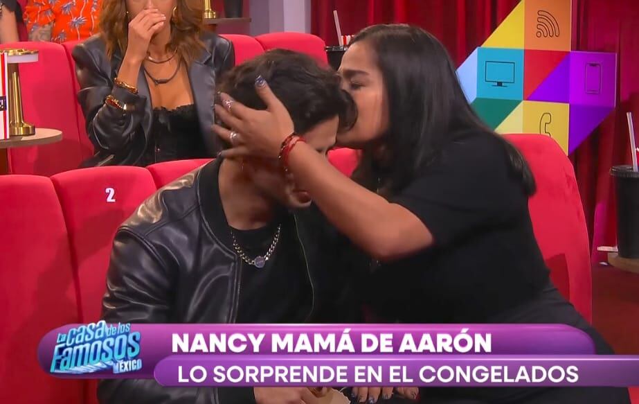 El influencer se mostró emocionado tras recibir la visita de su mamá, quien le dedicó unas emotivas palabras. Foto: (Captura de pantalla)