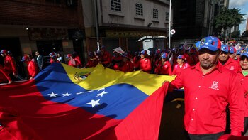 Chavistas marchan en Caracas en