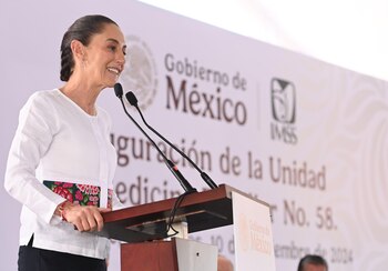 Claudia Sheinbaum, presidenta de México, informó sobre los beneficios de los diferentes servicios de salud del país. Foto: Gobierno de México.