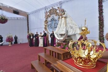 El Papa Francisco coronó a