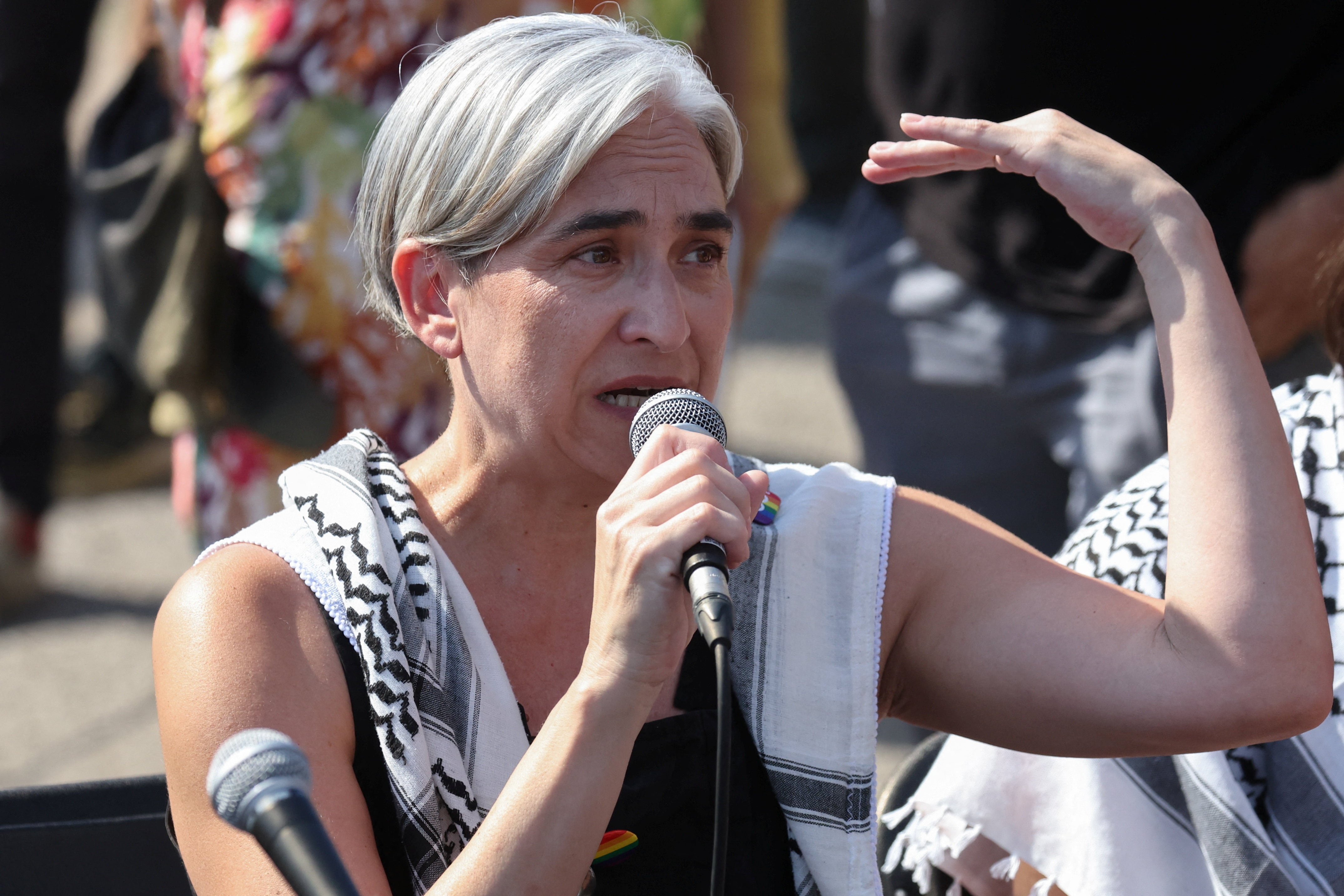 Entre los arrestados también se encuentra la ex alcaldesa de Barcelona, Ada  Colau, y la influencer conocida como “Barbie Gaza” - Infobae