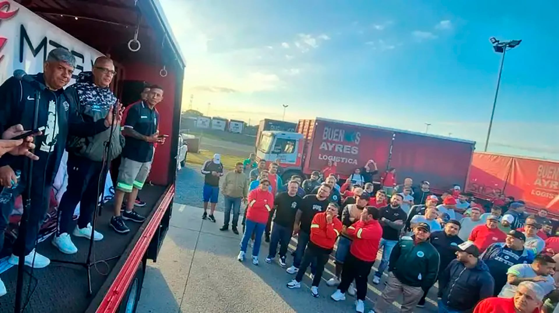 El Sindicato de Camioneros exige la efectivización de contratados, mejoras en presentismo y la incorporación de personal para el turno nocturno en Coca-Cola. Foto: Sindicato de Camioneros