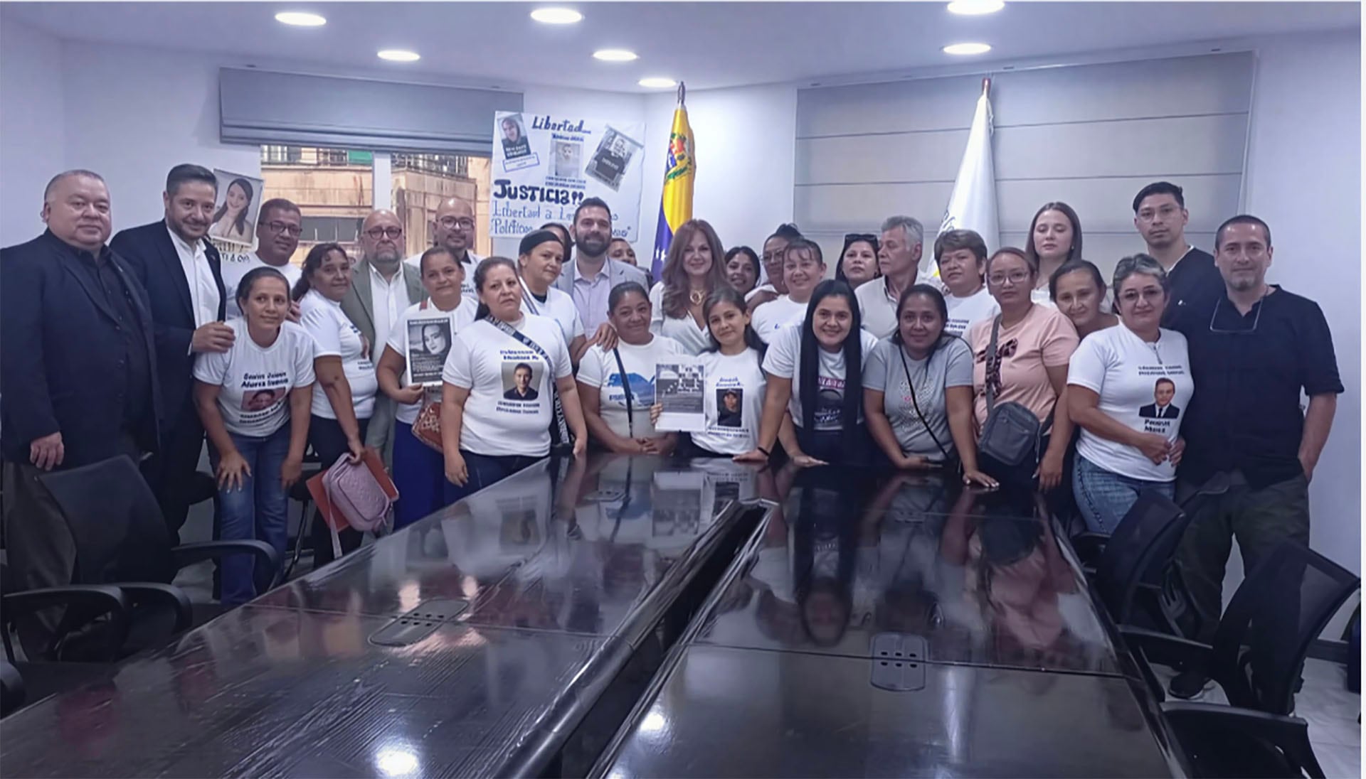 Familiares de varios de los detenidos se renieron con la defesora del Pueblo Eglée González Lobato