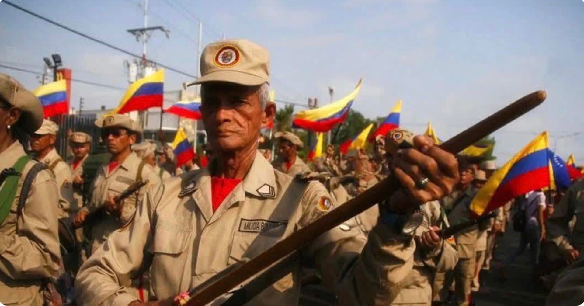 A todos los funcionarios públicos les ordenaron alistarse en la Milicia para defender a Maduro