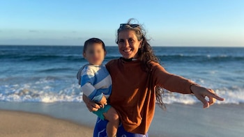 Recibe y cría bebés junto