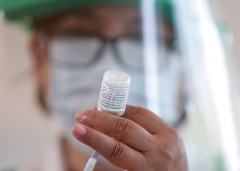 Un trabajador de la salud