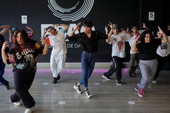 El cantante peruano Lenin Tamayo,