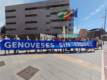 17/09/2026 Miembros de la plataforma 'Genoveses sin hotel' y de asociaciones ecologistas se concentran frente a la Ciudad de la Justicia.
POLITICA