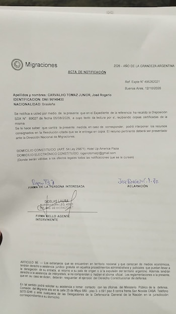 Imagen complementaria de Expulsaron a un brasileño que insultó a Milei en redes sociales y le prohibieron ingresar a la Argentina durante 5 años
