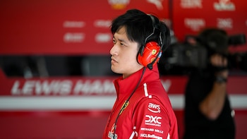 El chino Zhou Guanyu se