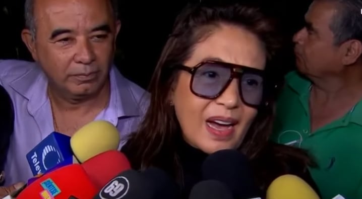 La conductora asistió a una misa que se celebró en honor a Silvia Pinal por su natalicio. (Captura: De Primera Mano)