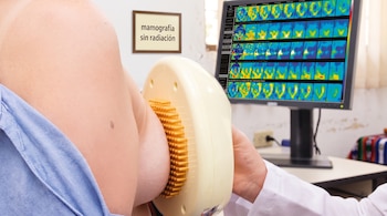 En El Salvador, tres centros privados incorporaron la mamografía por electroimpedancia computarizada, conocida como MEIK, como un estudio complementario en la detección del cáncer de mama.