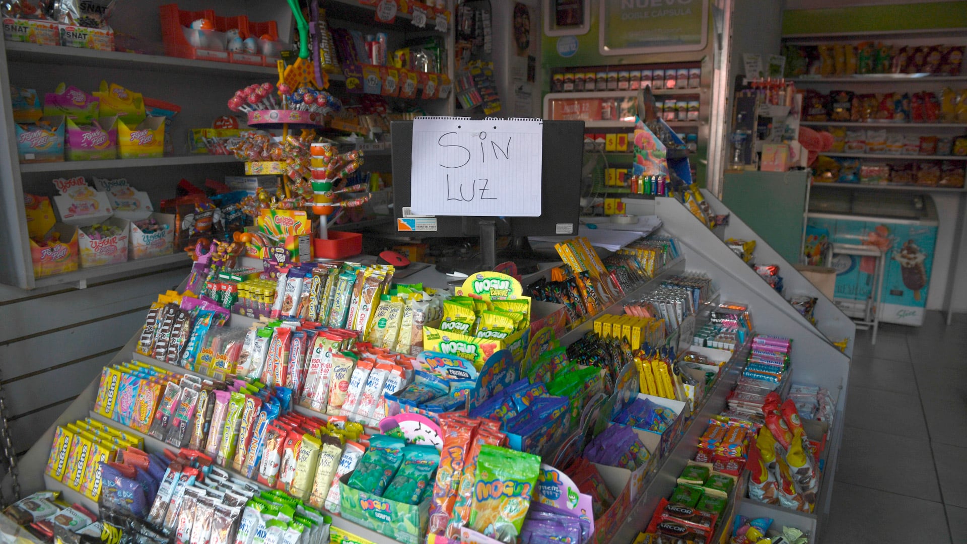 Un corte masivo de luz afectó a miles de usuarios del AMBA durante una madrugada de calor extremo