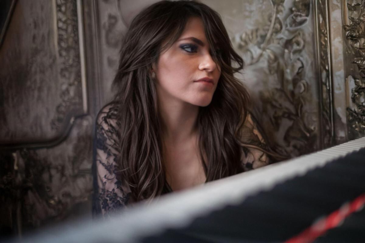 La colombiana Ali Stone, nominada al Grammy por su álbum
