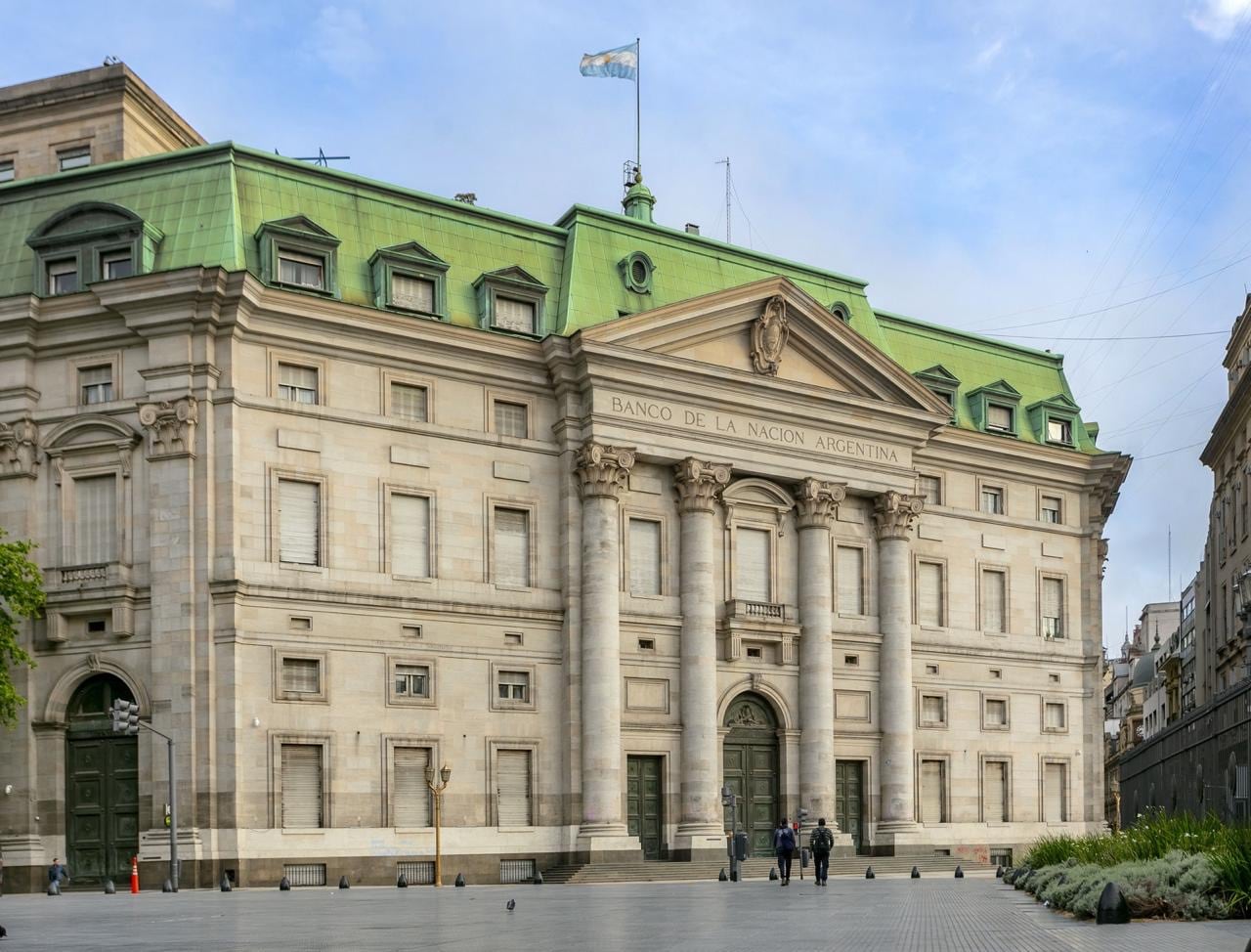 La principal entidad bancaria del país fortaleció su posición patrimonial y amplió su cartera de créditos en el primer semestre de 2026 (BNA)