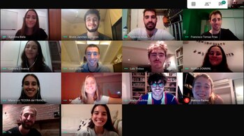 El equipo de DonARG, reunido