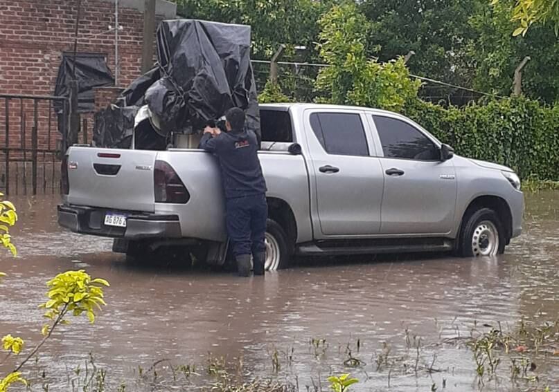 La comunidad denunció la falta de obras en el Riachuelo y el río Empedrado que permitan evitar inundaciones como la actual