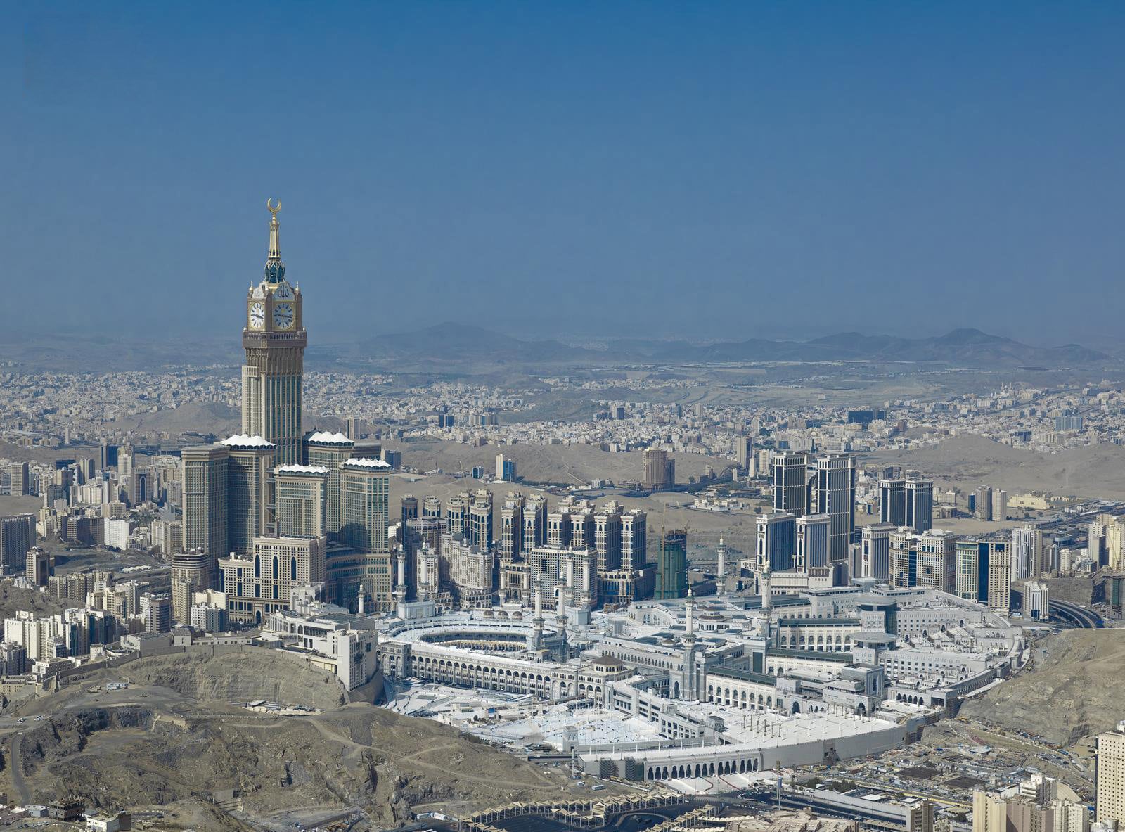 Arabia Saudí acusa a los hutíes de lanzar misiles contra La Meca y Medina