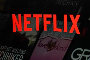 Netflix tuvo mayores ganancias este tercer trimeste, pero sus acciones igualmente cayeron. (AP foto/Richard Drew)