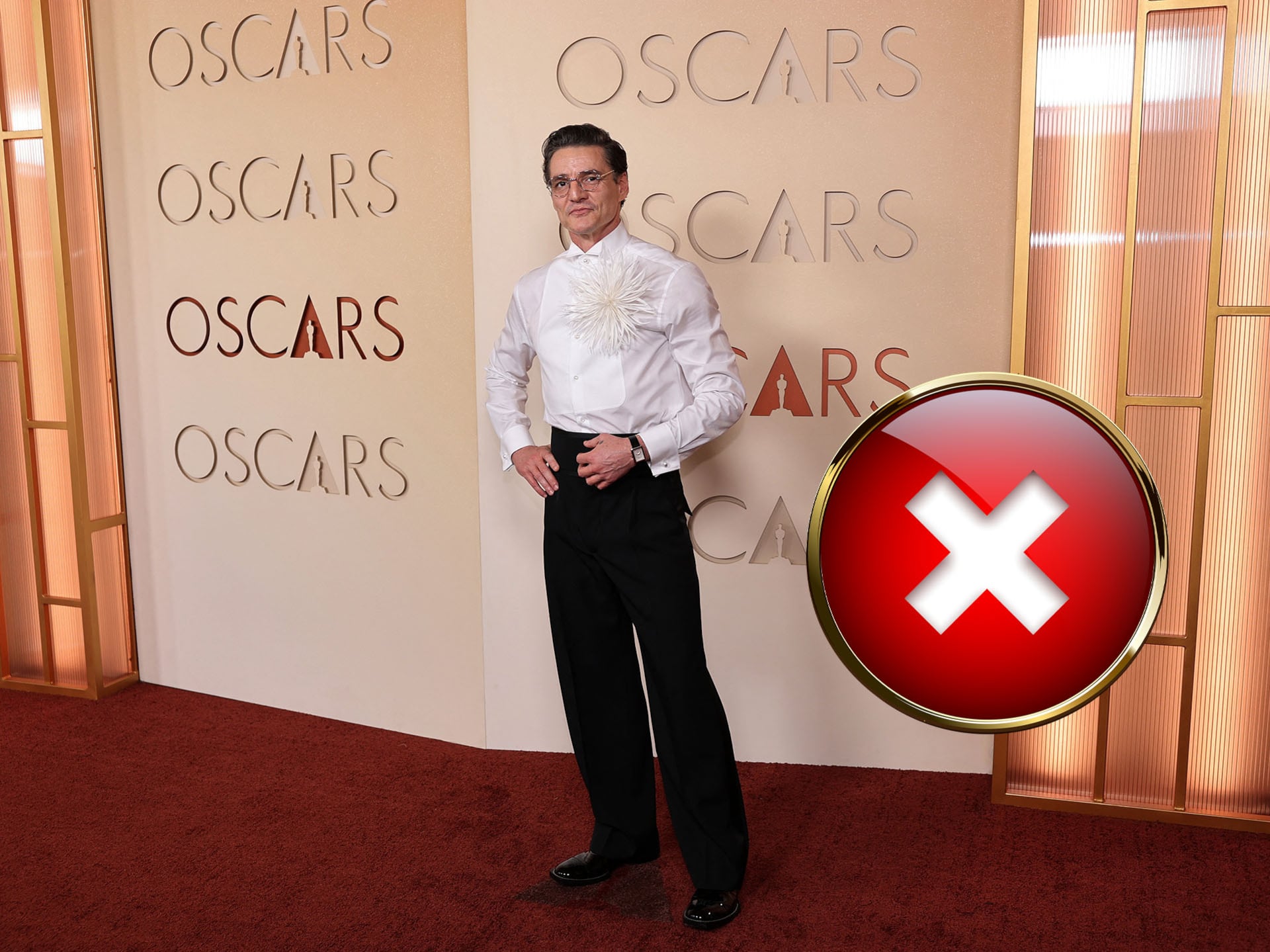 Pedro Pascal eligió un conjunto que rompió el código clásico, pero la ausencia de un saco formal restó impacto al look