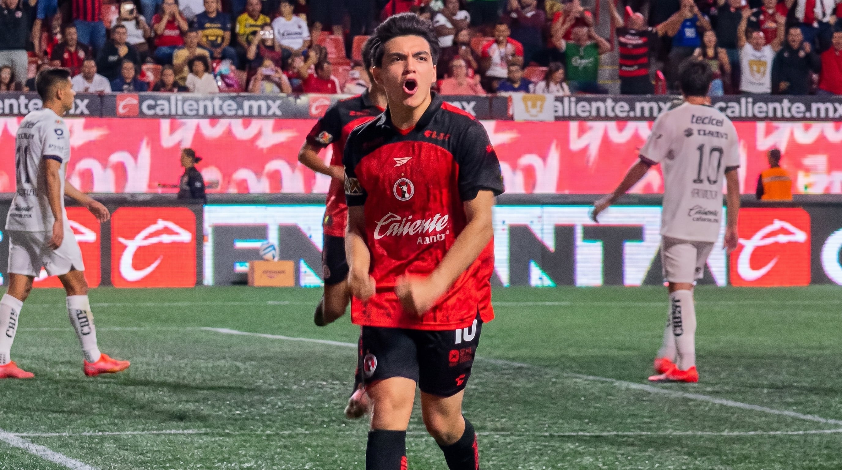 El mexicano anotó dos penaltis vs Universidad Nacional, (Imagen Ilustrativa Infobae)