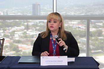 La presidenta de Camarasal, Leticia Escobar, afirmó que TradeExpo 2026 representa un esfuerzo interinstitucional entre la cámara, otras instituciones y el sector privado de El Salvador. (Retomado de: Leticia Escobar)