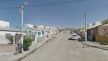 Brutal caso de maltrato en Chubut: una mujer denunció que un hombre mató a golpes a su gata y la tiró en un gallinero
