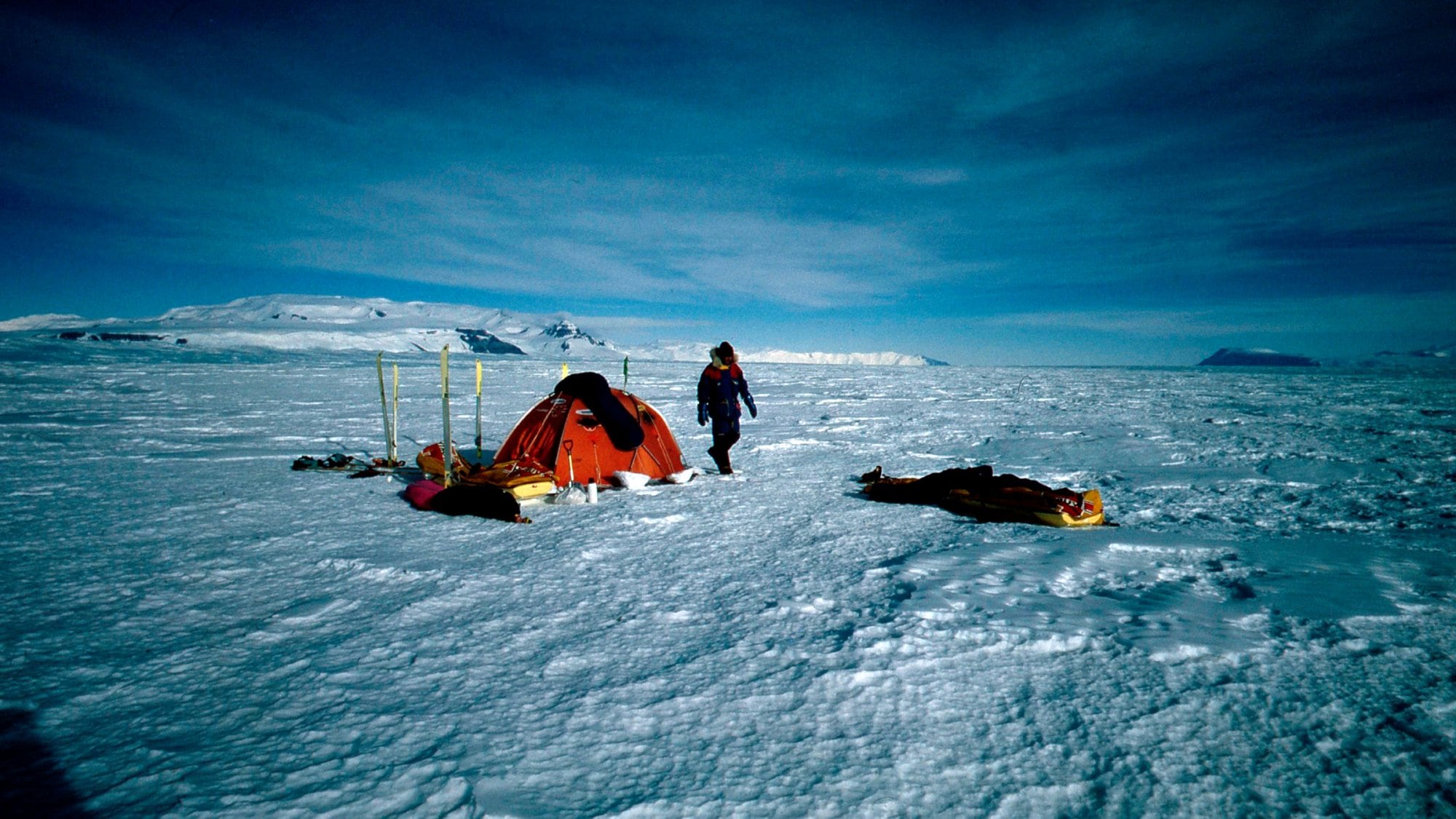 Campamento polar durante la histórica travesía a pie de Reinhold Messner a través de la Antártida, realizada entre 1989 y 1990 (reinholdmessner.com)