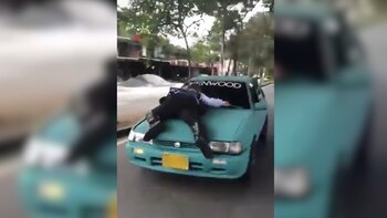 Video: un energúmeno conductor puso