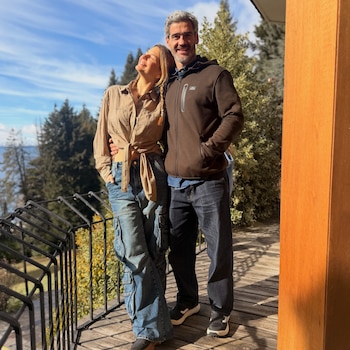 Fernando Sieling apareció en varias fotos de Bariloche como parte de la logística de las actividades familiares en la nieve