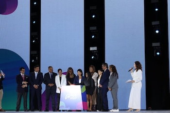 Simone Biles junto a la presidenta Keiko Fujimori y la paraatleta Karon Palomeque dieron inicio a la cuenta regresiva de Lima 2027.
