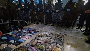 Descubrimientos continuos de tecnología y drogas evidencian un sistema penitenciario en constante tensión. Las consecuencias de estos operativos recientes aún resuenan en la seguridad nacional (Foto cortesía Ejército de Guatemala)
