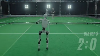 El robot humanoide es de