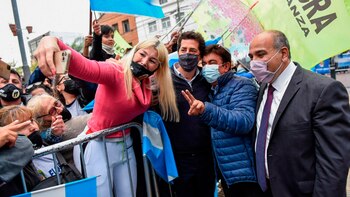 Foto de campaña. Juan Mazur