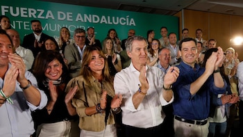 Feijóo cree que Moreno "merece" repetir mayoría absoluta para asentar el "cambio" que "ha sentado bien a Andalucía"