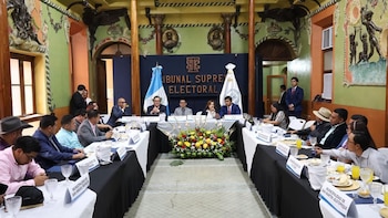 El TSE de Guatemala intensifica coordinación con alcaldes de cara a comisión 2027