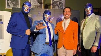 Blue Demon Jr. anuncia su gira de despedida y presenta su autobiografía: “Mi cuerpo me está diciendo que pare”