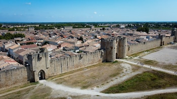 Aigues-Mortes, en Francia (Adobe Stock).