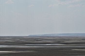 Una vista muestra la orilla