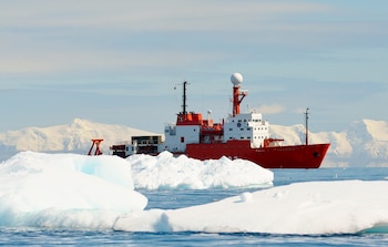 Buque Hespérides de la Armada