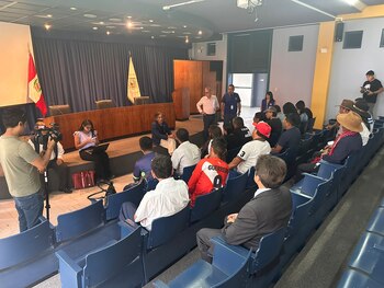 Reunión entre comisión de la